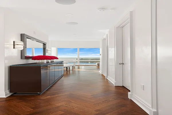 Rented by Sotheby's International Realty | media 3