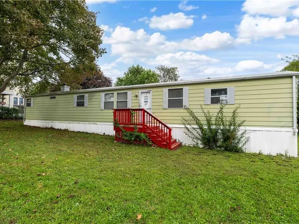 52 Ronnie St, Tiverton, RI 02878