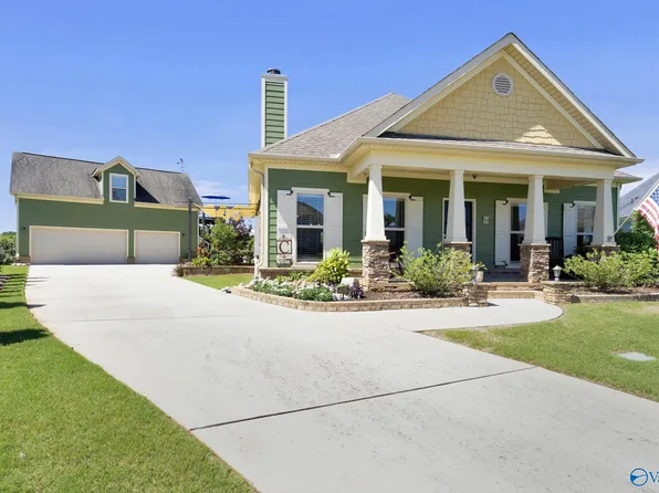 1106 Front Porch Cir NW, Huntsville, AL 35806