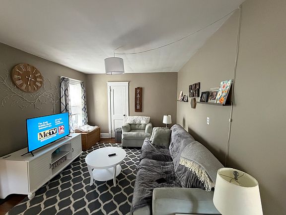 3rd image of 50 Lathrop Ave #2