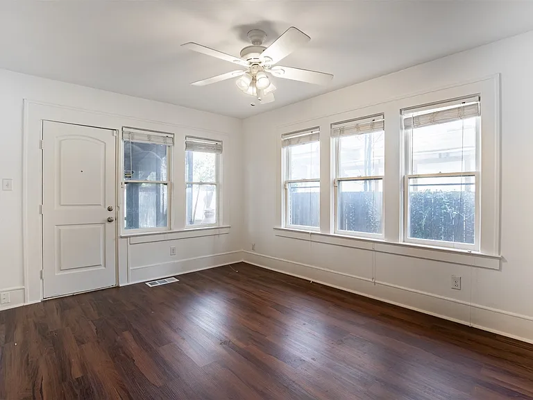 415 N Winnetka Ave — Photo 13
