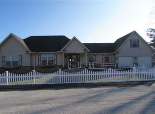 106 Gilroy St, Sidell, IL 61876