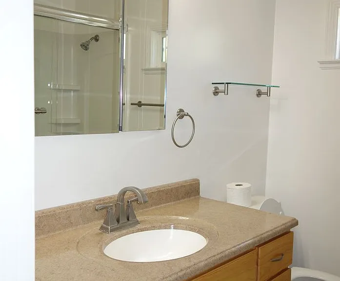 32200 Russell Blvd — Photo 10
