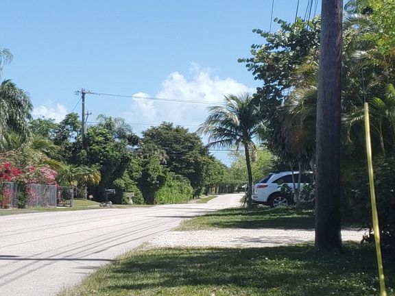 4th image of 9111 SW 164th St