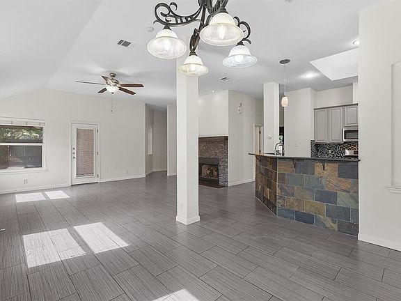2nd image of 1201 Springbrook Rd
