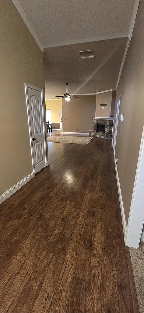 3 bed, 2.0 bath, 2104 sqft, $3,175 — Photo 2