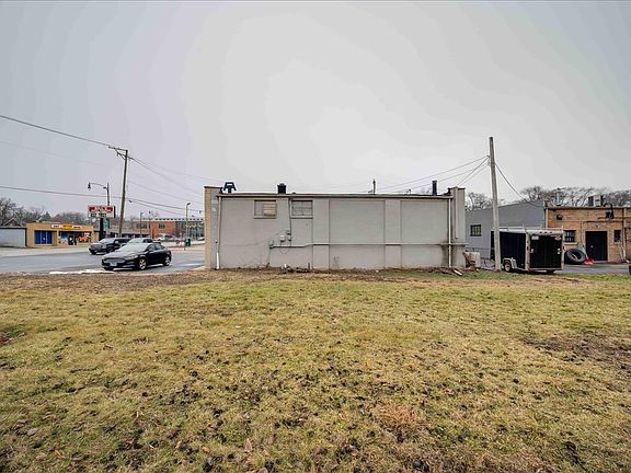 4th image of 324 S Main St