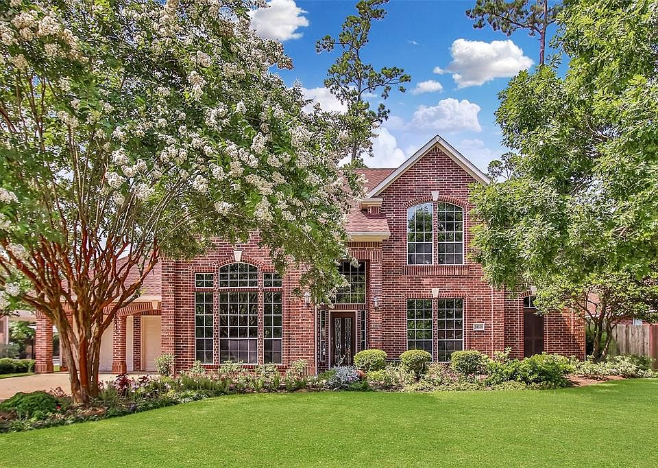 Welcome to your new home. Great curb appeal.