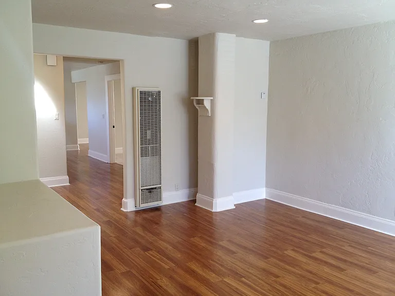 544 Lighthouse Ave — Photo 9