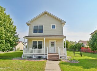 759 Promenade Ct, Grand Forks, ND 58203