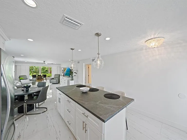 706 Spanish Dr S — Photo 6