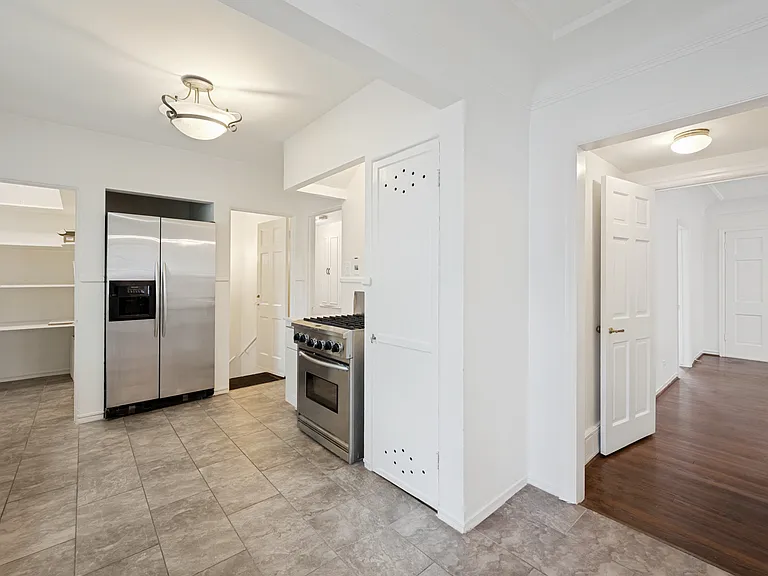 4542 Westway Ave — Photo 4