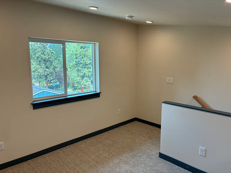 910 NE Norton Ave #2 — Photo 13