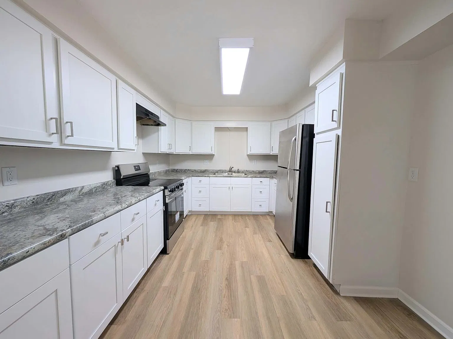 924 East Willow Street Kankakee IL 60901 — Photo 2
