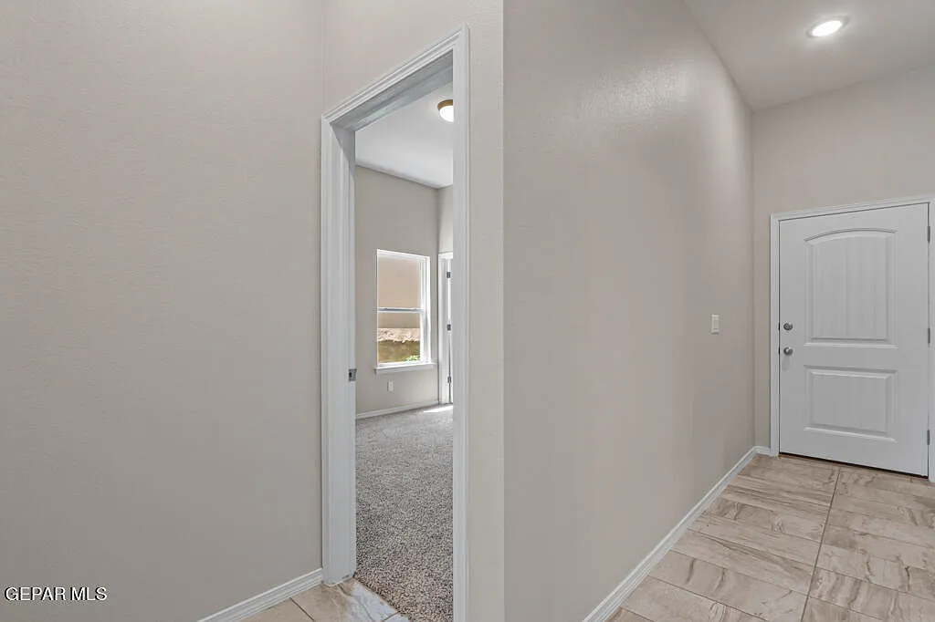3 bed, 2.5 bath, 1512 sqft, $1,595 — Photo 3