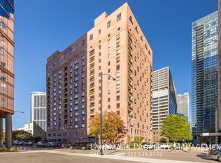 345 N Canal St APT 406, Chicago, IL 60606