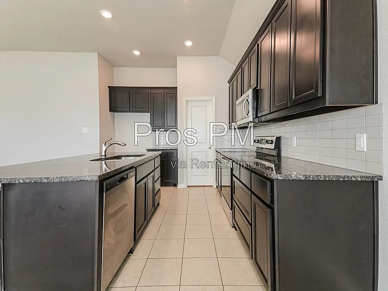 1120 Salem Dr — Photo 8