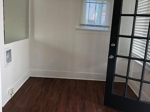 Living room perfect for the minimalist