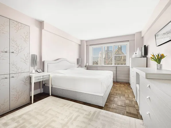 69 W 9th St APT 9F, New York, NY 10011