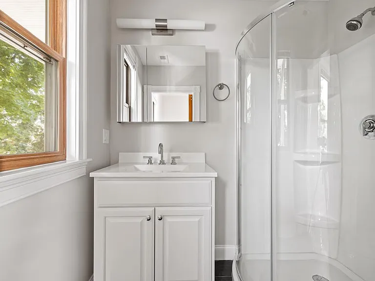 19 Taft St #3 — Photo 10