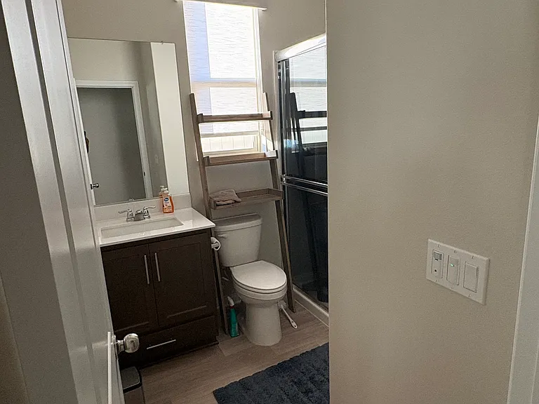 1527 Riverfront St — Photo 2