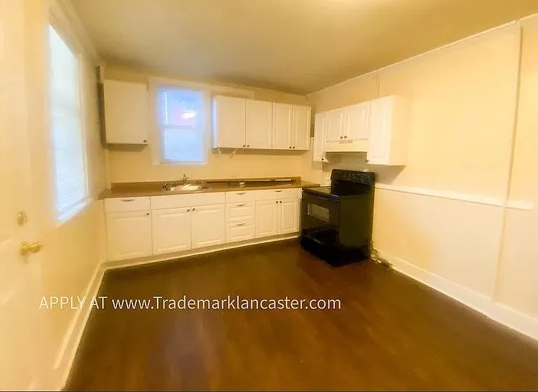 215 W Vine St #1 — Photo 1