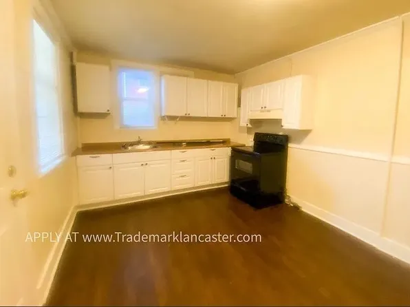 215 W Vine St APT 1, Lancaster, PA 17603