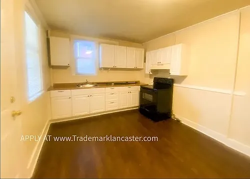 215 W Vine St #1 Photo 1