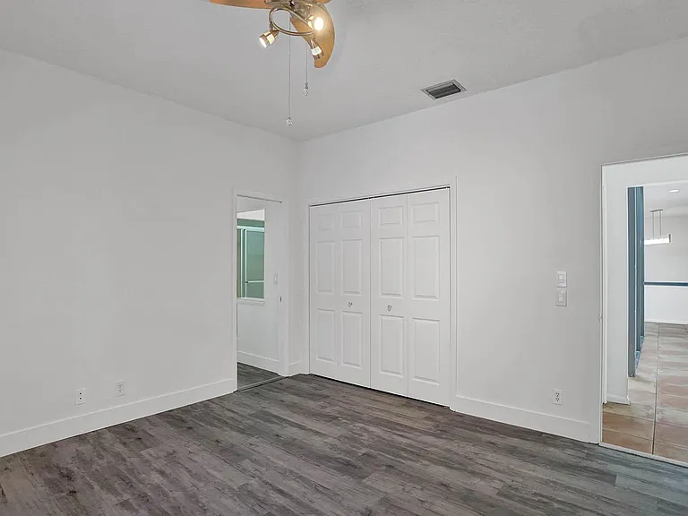16610 Royal Poinciana Ct — Photo 45