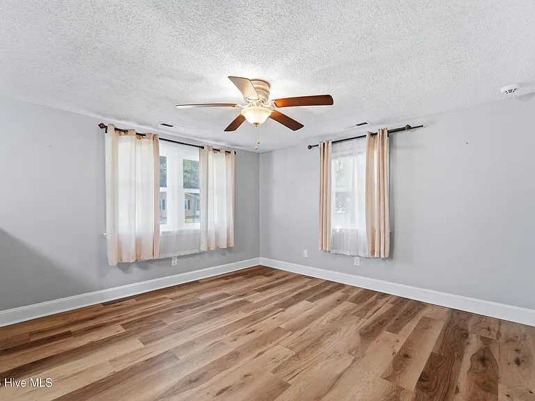 127 Moosehart Ave — Photo 5