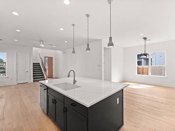 5th image of 1619 Woodwind Ln