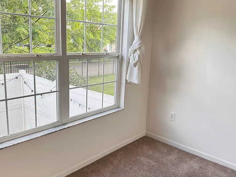 8257 Deering Oaks Dr — Photo 6