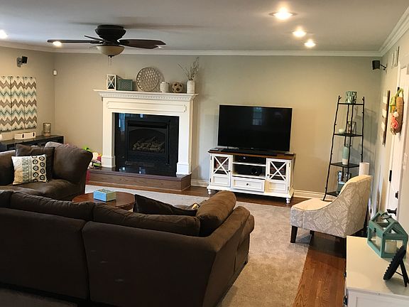 4th image of 15155 Windsor Dr