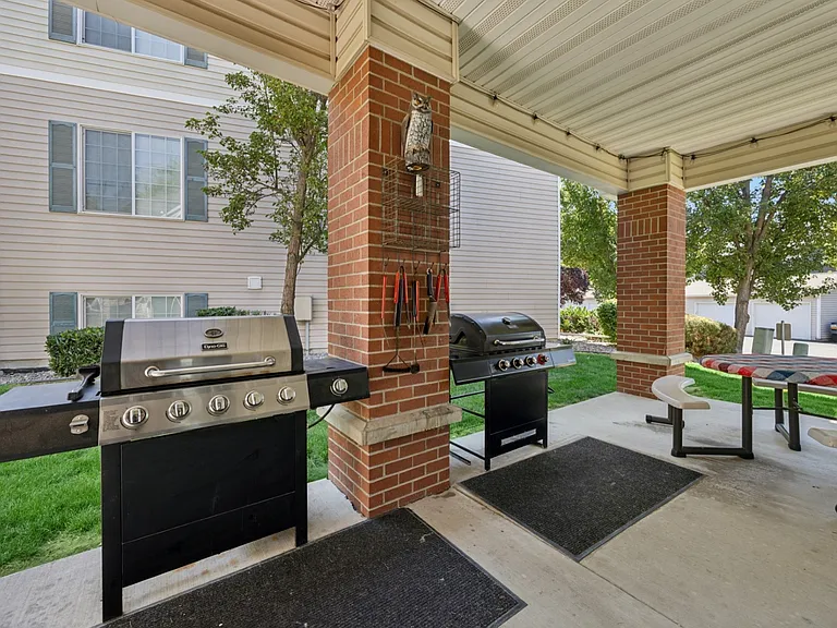 Lion's Gate Apartments in Walla Walla, Washington Community BBQ Area