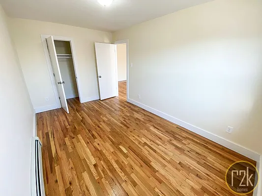 Rented by Realty 2000 Corp | media 7