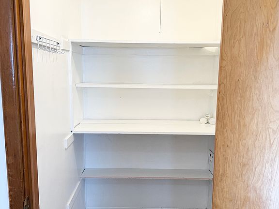 3rd image of 611 Chasm Ave APT 2