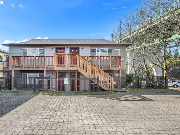 8682 N Willamette Blvd, Portland, OR 97203