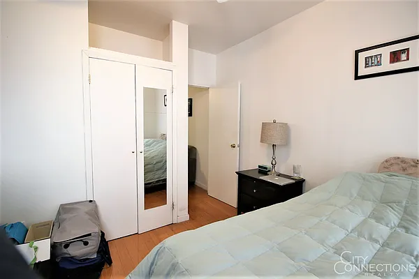 Rented by City Connections Realty | media 16