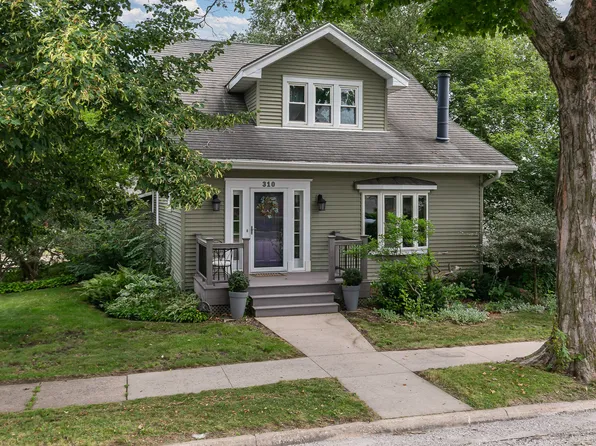 310 Hall Ave, Lowden, IA 52255
