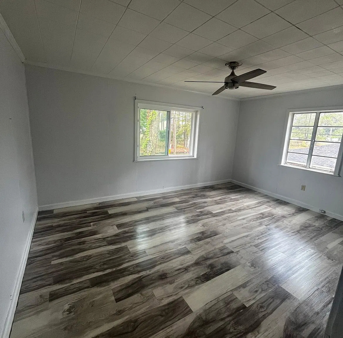 377 S Mahogany St — Photo 2