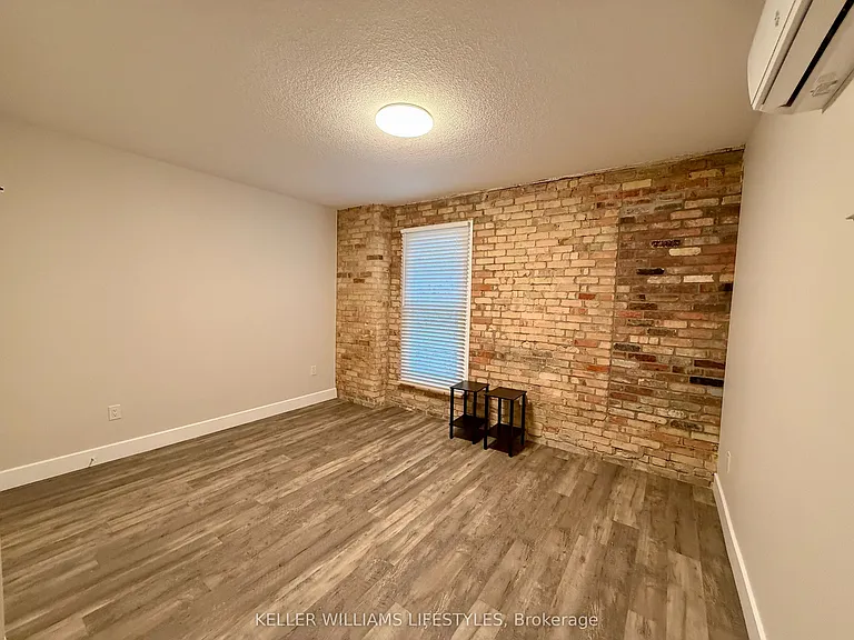 537 Talbot St #7 — Photo 18