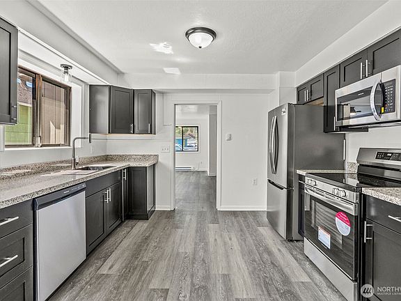 5th image of 1010 N 2nd Street