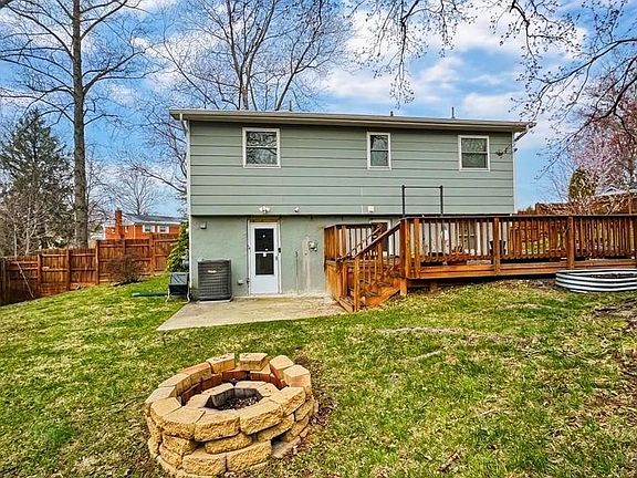 3rd image of 14701 Brook Dr