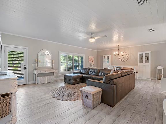 3rd image of 5660 Deer Path Ln