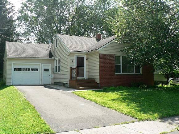 1st image of 11 Helen Ave