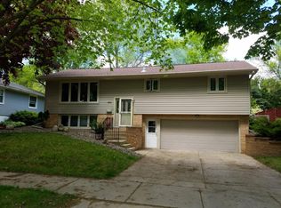 3011 Knoll Ln NW, Rochester, MN 55901