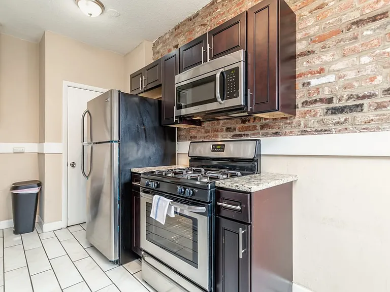 Lyndon Apartment — Photo 50