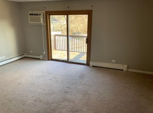 121 Town Crest Dr APT 7, New Lenox, IL 60451