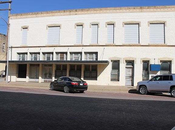 3rd image of 718 Hutchins Ave