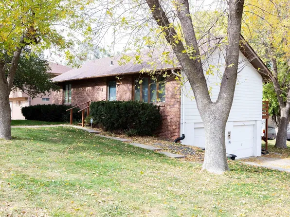 4604 Monroe St, Omaha, NE 68117